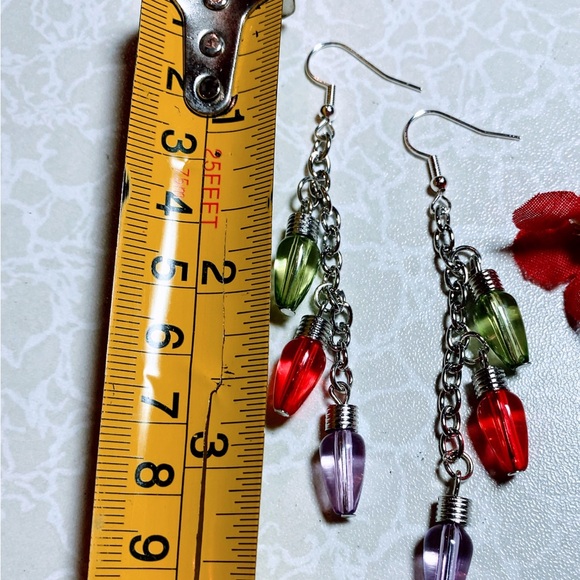 Green red and purple Christmas lights earrings - Picture 3 of 3